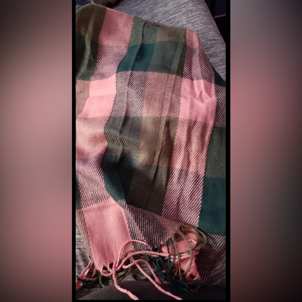 Large scarf - Picture 6 of 6